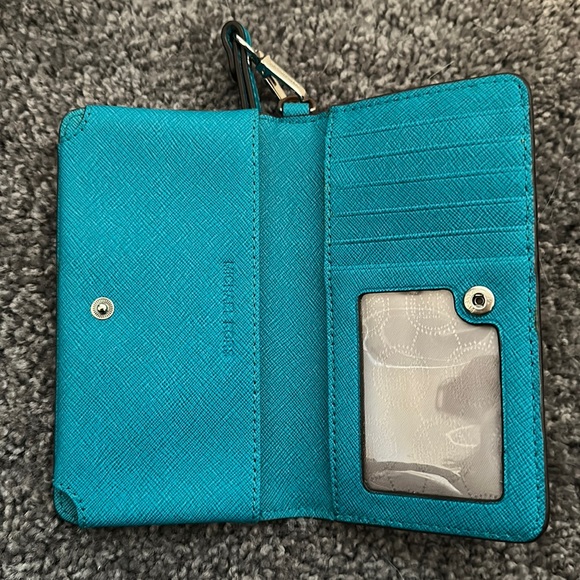 Michael Kors phone wallet - Picture 3 of 3